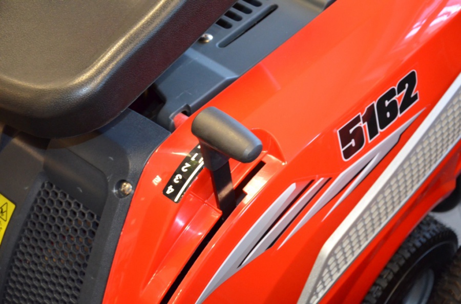 Åkgräsklippare med uppsamlare - Briggs & Stratton 190cc Åkgräsklippare med uppsamlare - Briggs & Stratton 190cc