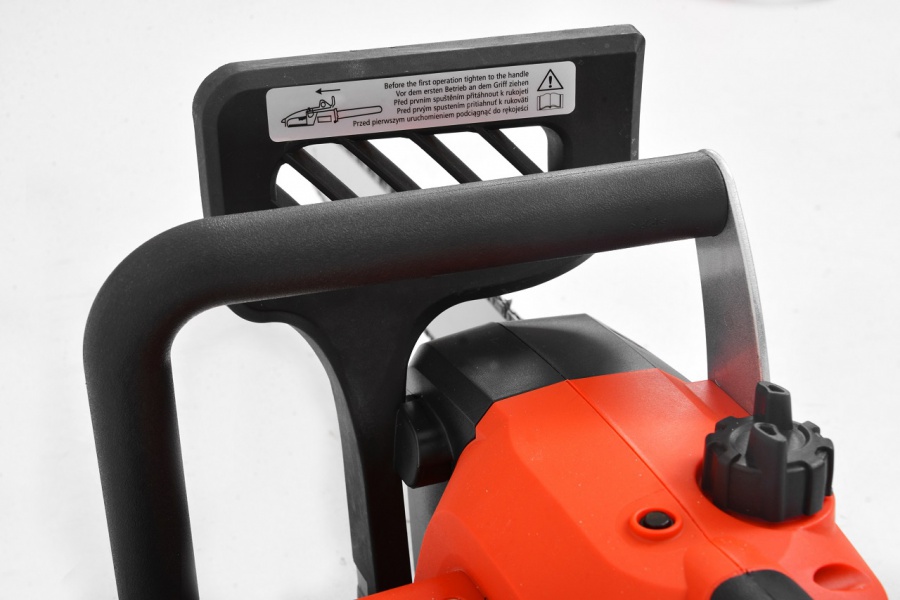 Elektrisk motorsåg med snabbkedjespänning - 2400W Elektrisk motorsåg med snabbkedjespänning - 2400W