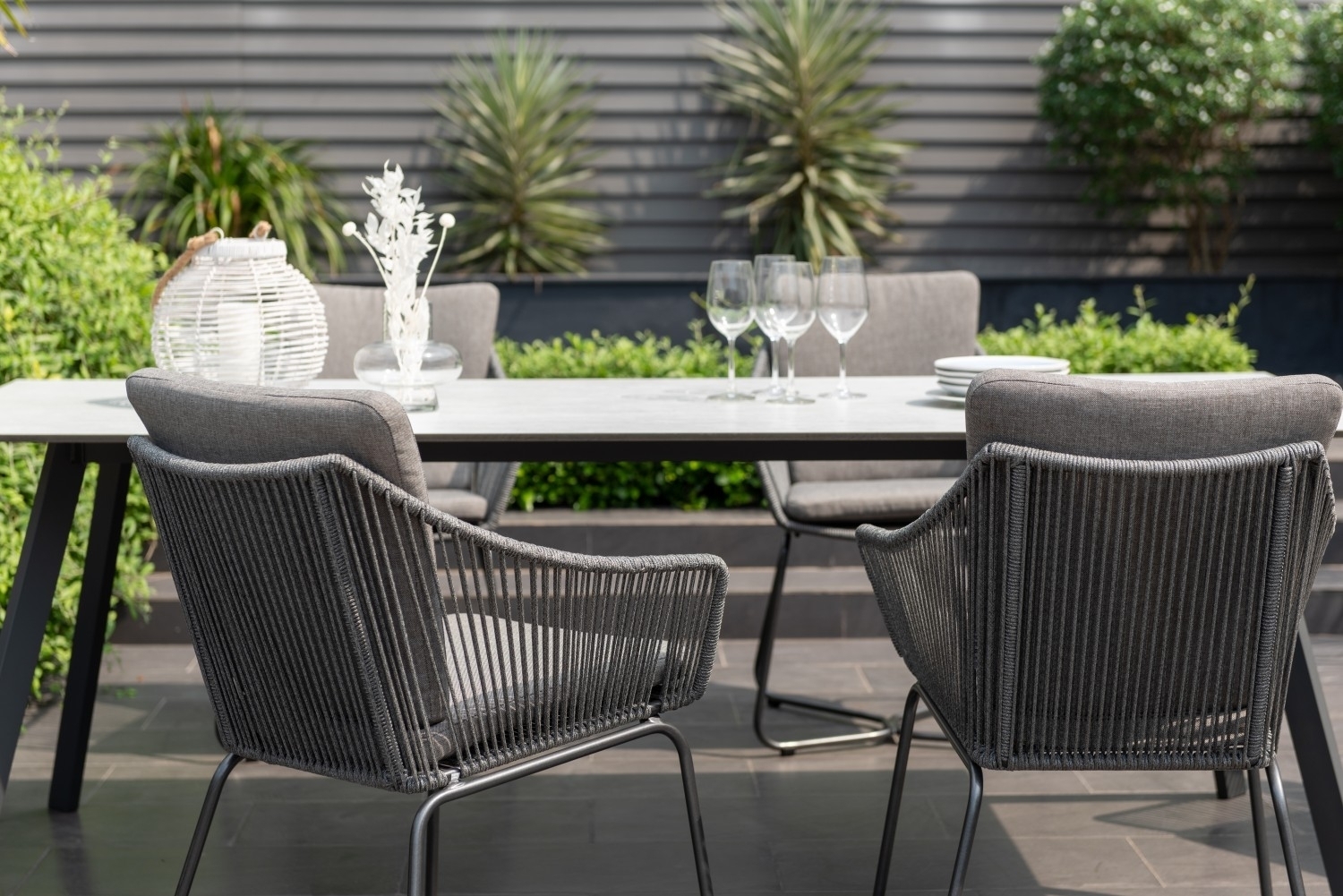 Lifestyle Garden Opal utegrupp med 220 cm långt matbord och 6 st matstolar - Grå / Rep Lifestyle Garden Opal utegrupp med 220 cm långt matbord och 6 st matstolar - Grå / Rep