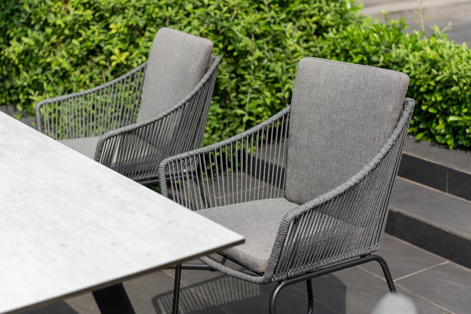 Lifestyle Garden Opal utegrupp med 220 cm långt matbord och 6 st matstolar - Grå / Rep Lifestyle Garden Opal utegrupp med 220 cm långt matbord och 6 st matstolar - Grå / Rep