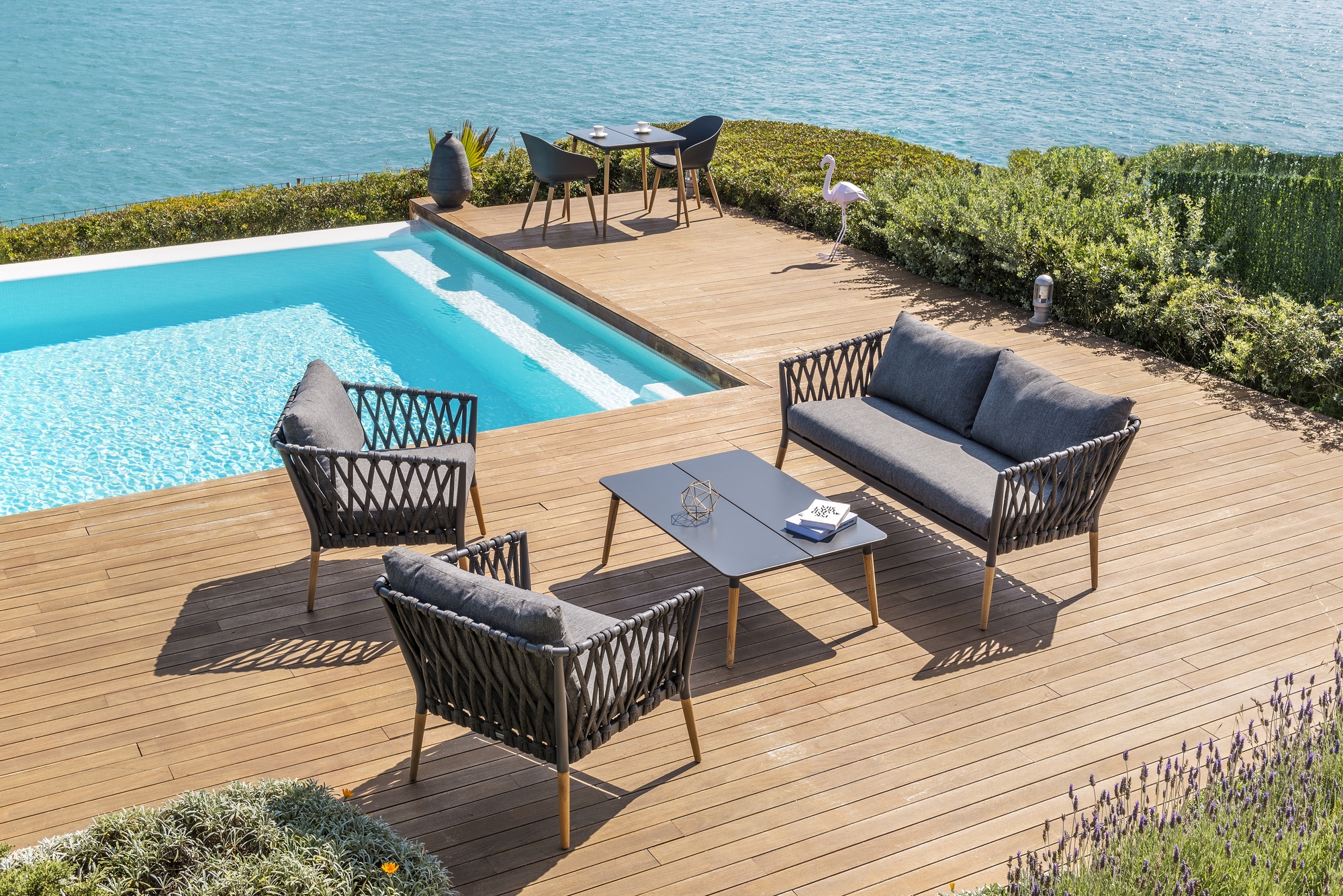 Lifestyle Garden utegrupp Ipanema med soffa, 2 st ftljer och soffbord - Gr / Teak / Olefin