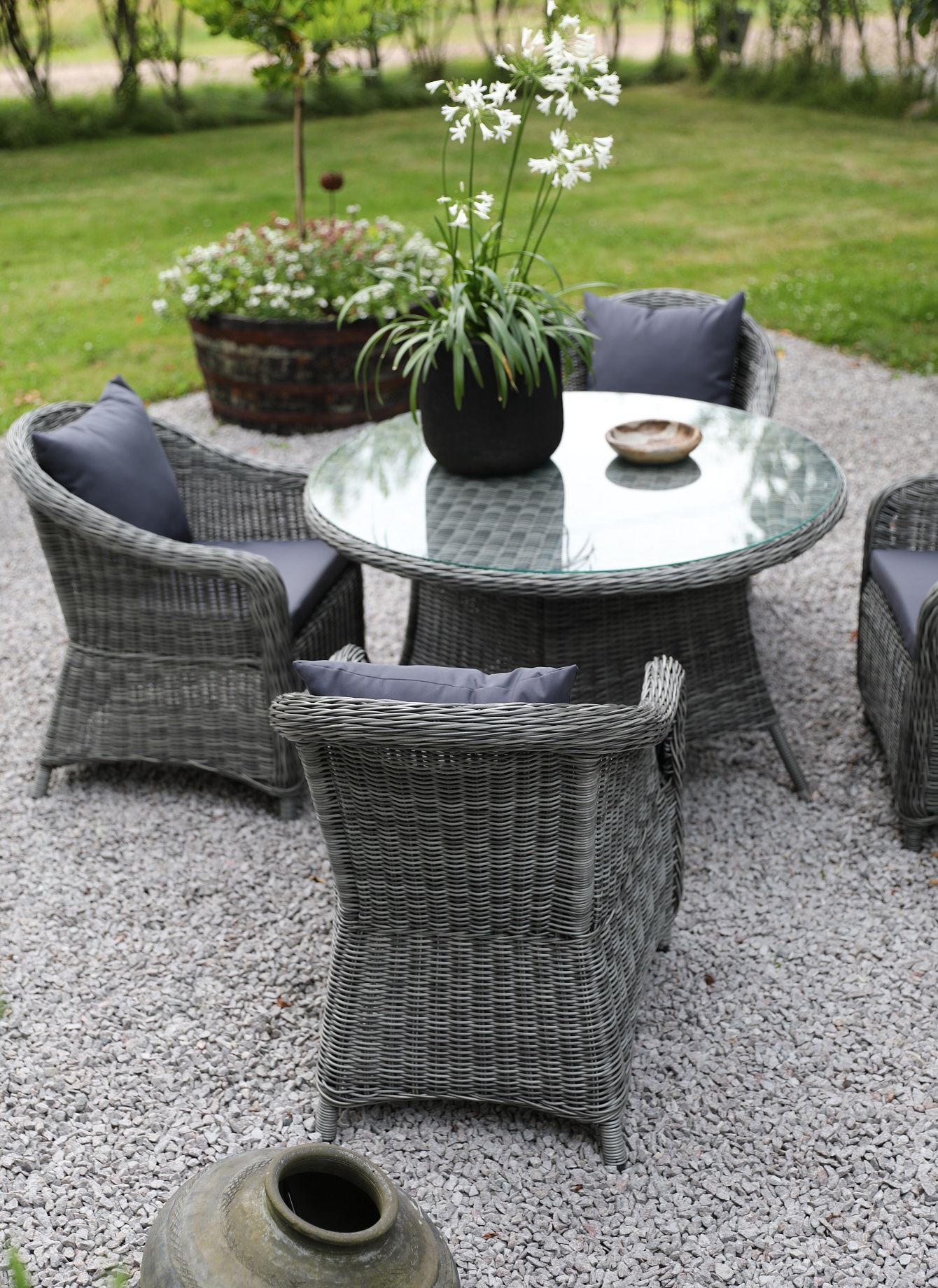 Jacksonville utematgrupp; 110 cm runt bord inkl 4 st Mercury ftljer gr konstrotting