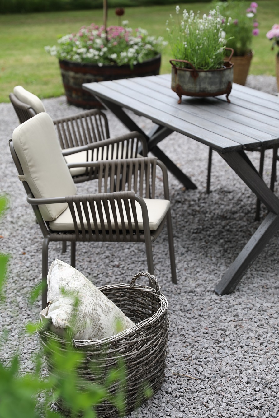 Matgrupp Scottsdale: bord 150 cm inklusive 4 st gra Lincoln stolar stapelbara