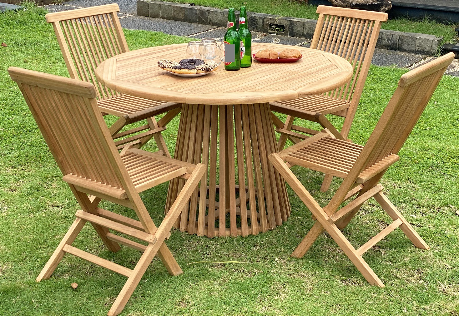 Saltö runt konformat matbord D120 cm - Teak Saltö runt konformat matbord D120 cm - Teak