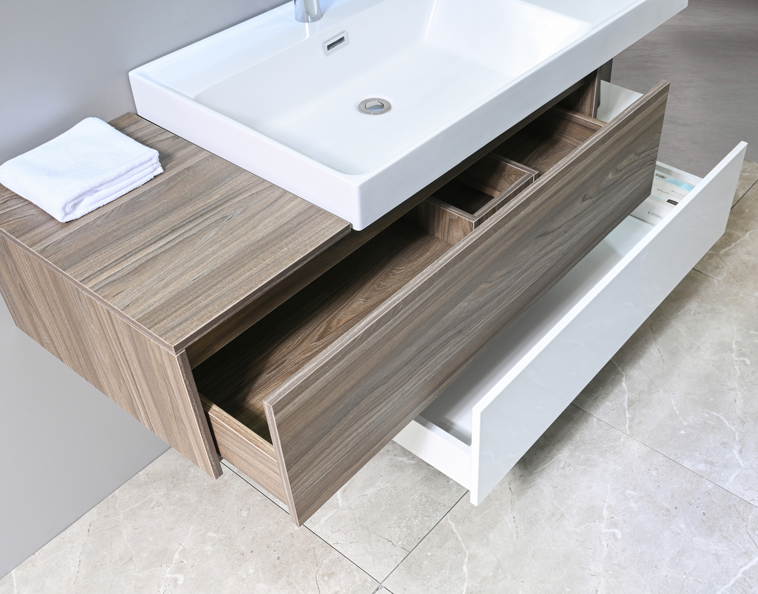 Badrumsmöbler Nordic Duo - Vit & Trä Badrumsmöbler Nordic Duo - Vit & Trä