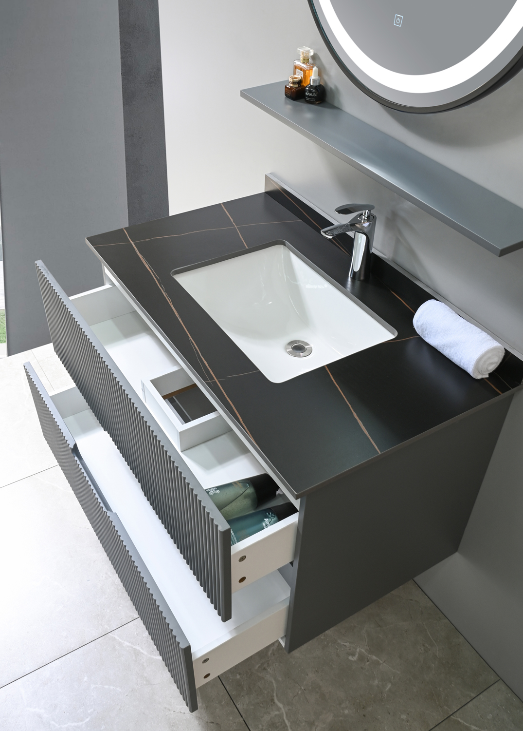 Baddrumsmöbler Lazien - Grå & Svart marmorimitation Baddrumsmöbler Lazien - Grå & Svart marmorimitation