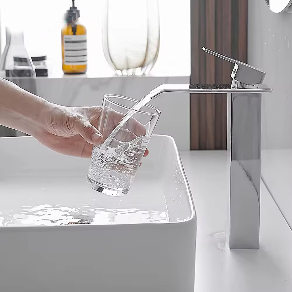 Tvättställsblandare - Orchid | Hög pip | Krom Tvättställsblandare - Orchid | Hög pip | Krom