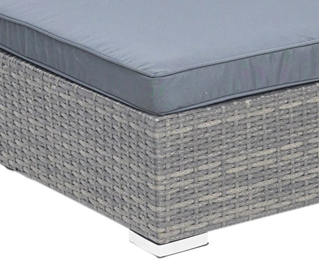 Tierp - Solsängar set - Konstrotting - 2 solsängar inkl dynor + bord! Tierp - Solsängar set - Konstrotting - 2 solsängar inkl dynor + bord!