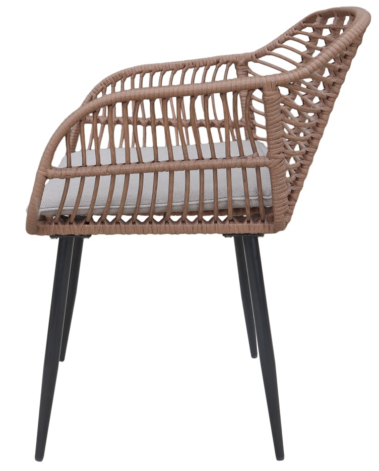 Balkongset med 2 stolar och ett bord