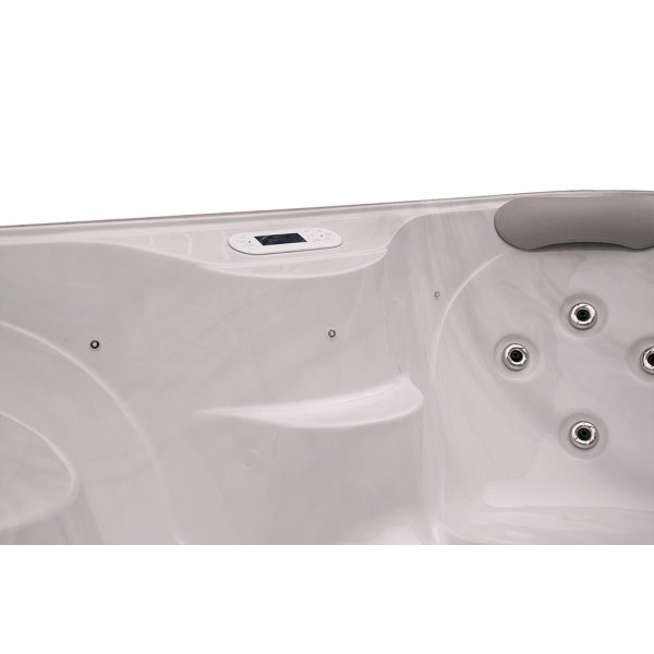 Spabad utomhus 4 personer - 180x180 cm, LED, ozonator, 16 jets