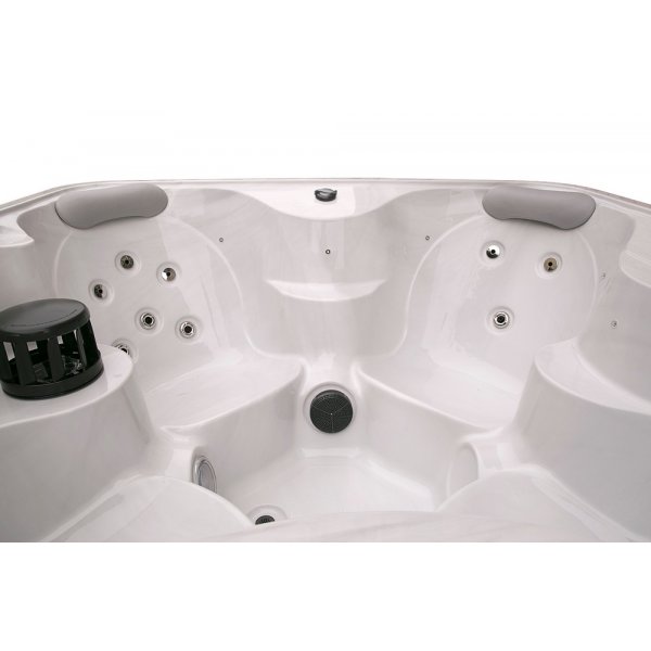 Spabad utomhus 4 personer - 180x180 cm, LED, ozonator, 16 jets