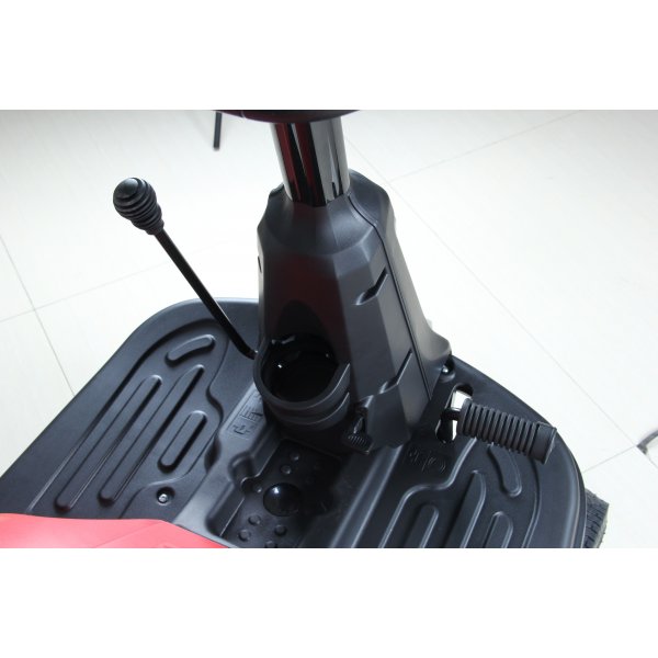 �kgr�sklippare 24\\\" 196 cc - 4,8 kW - 4 v�xlar , r�d