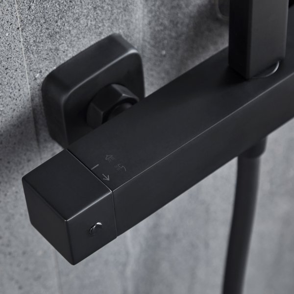 Komplet loftbrusers�t med h�ndbruser i kantet design | Sort