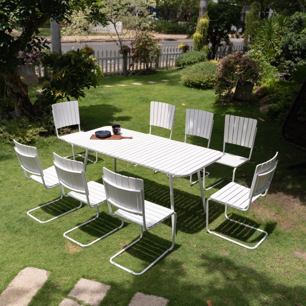Holmsund Lebensmittelgruppe; Tisch 180x80 cm mit 8 Stühlen - weiß + Reinigungsspray für Gartenmöbel Holmsund Lebensmittelgruppe; Tisch 180x80 cm mit 8 Stühlen - weiß + Reinigungsspray für Gartenmöbel