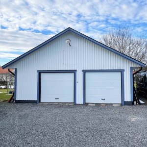 Garageport med motor | 2,4 m bred | Hvid Garageport med motor | 2,4 m bred | Hvid