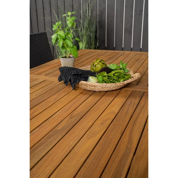 Charlottenberg Spisegruppe (220x100) - Sort/Natur - 6 Stole Charlottenberg Spisegruppe (220x100) - Sort/Natur - 6 Stole