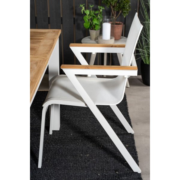 Dotorp Matgrupp (160x90) - Vit/Natur - 4 Stolar Dotorp Matgrupp (160x90) - Vit/Natur - 4 Stolar