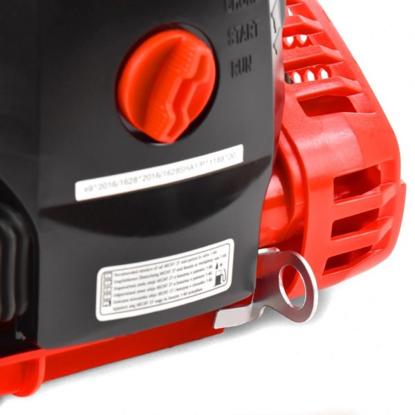 Bensindriven motorsåg med 30 cm svärd - 25,4 cc Bensindriven motorsåg med 30 cm svärd - 25,4 cc