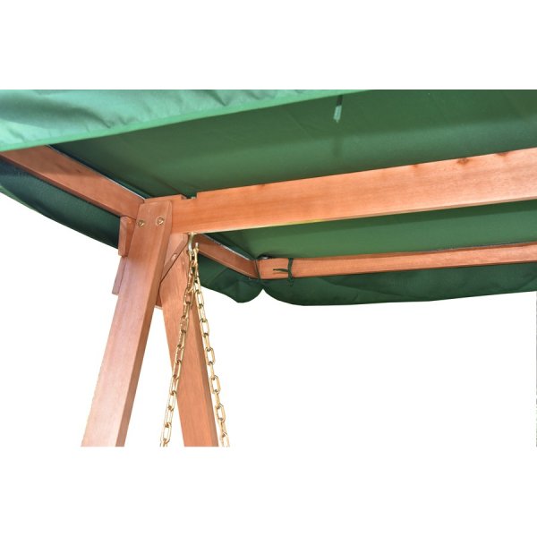 F�llbar hammock i tr� med gr�nt tak