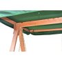 F�llbar hammock i tr� med gr�nt tak