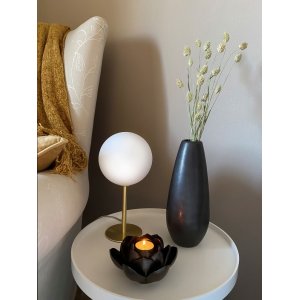 Molekyl bordslampa - Matt m�ssing/vit