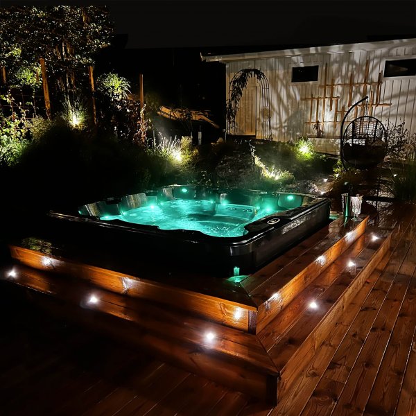 Spabad Poseidon Blackline - 5-6 personer Spabad Poseidon Blackline - 5-6 personer