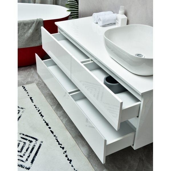 Badrumsmbler Amsterdam - Vit hgglans