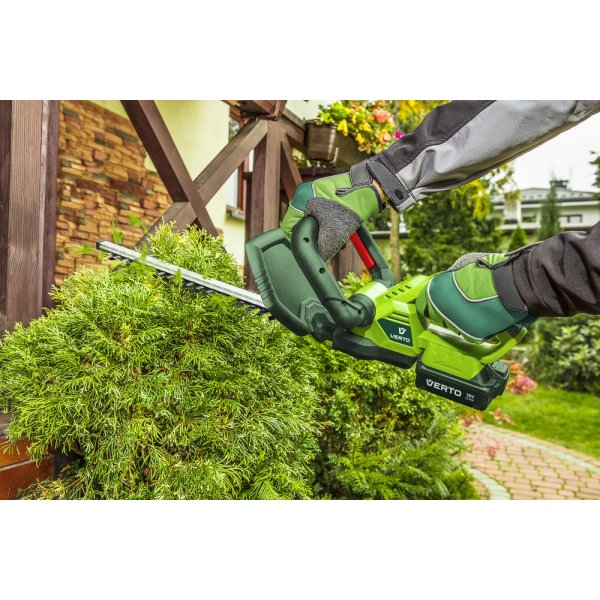 H�cksax, 18V, med 2 x 1,3 Ah batteri