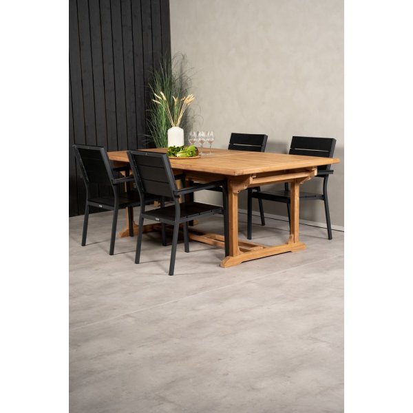 Bjuråker Matgrupp (195x110) - Svart/Natur - 4 Stolar Bjuråker Matgrupp (195x110) - Svart/Natur - 4 Stolar