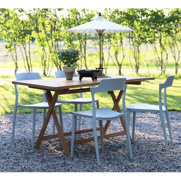 Spisegruppe Salt teak: Klapbord i teak inklusiv 4 Abbe stabelbare stole
