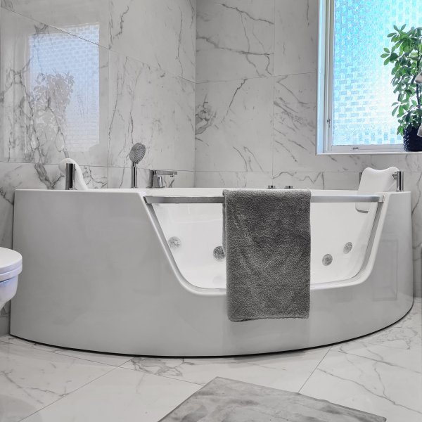 Spabad med glasfront & varmelegeme 140x140cm | BK-006V