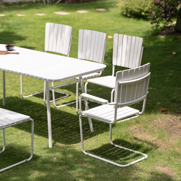 Holmsund Lebensmittelgruppe; Tisch 180x80 cm mit 8 Stühlen (2 Sessel + 6 Stühle) + Reinigungsspray für Gartenmöbel Holmsund Lebensmittelgruppe; Tisch 180x80 cm mit 8 Stühlen (2 Sessel + 6 Stühle) + Reinigungsspray für Gartenmöbel