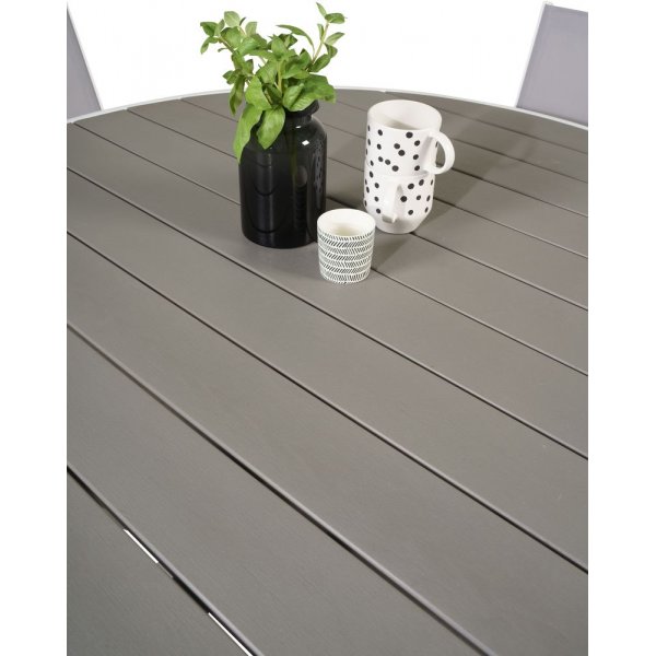 Ebbarp Matgrupp (ø140) - Vit/Grå - 4 Stolar Ebbarp Matgrupp (ø140) - Vit/Grå - 4 Stolar