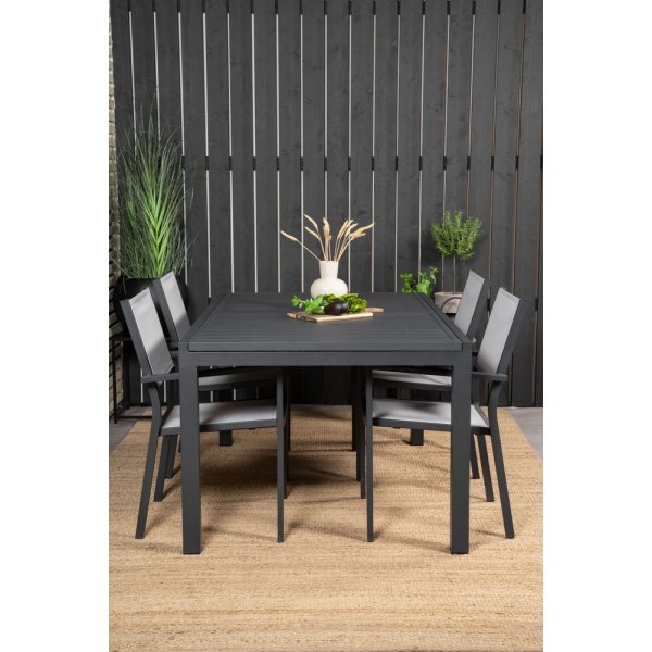 Holma Matgrupp (160x100) - Svart - 4 Stolar Holma Matgrupp (160x100) - Svart - 4 Stolar