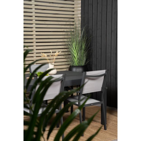 Holma Matgrupp (160x100) - Svart - 4 Stolar Holma Matgrupp (160x100) - Svart - 4 Stolar