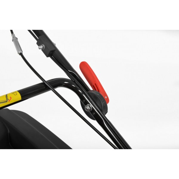 Bensindriven gräsklippare 46cm, självgående 4 växlar - 135cc Bensindriven gräsklippare 46cm, självgående 4 växlar - 135cc