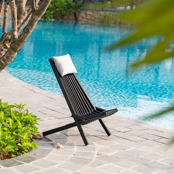 Calcutta Liegestuhl mit Nackenkissen - Schwarz gebeizt + Reinigungsspray für Gartenmöbel Calcutta Liegestuhl mit Nackenkissen - Schwarz gebeizt + Reinigungsspray für Gartenmöbel