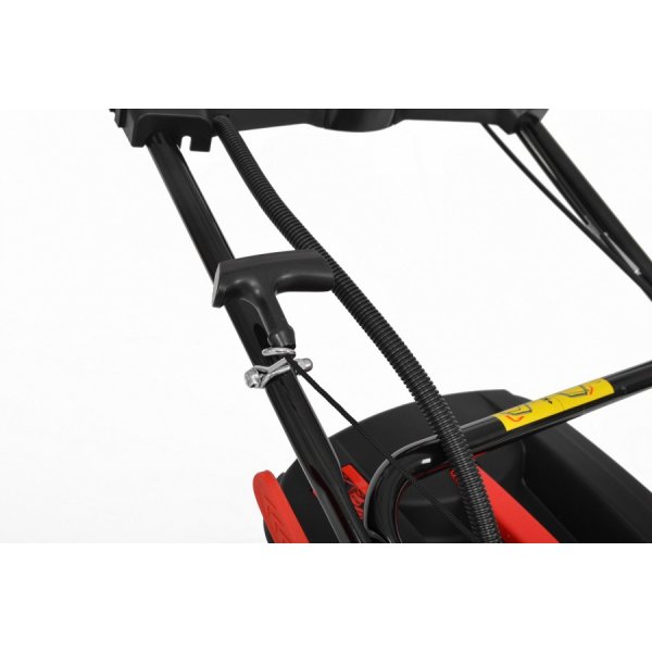 Bensindriven gräsklippare 46cm, självgående - 135cc Bensindriven gräsklippare 46cm, självgående - 135cc