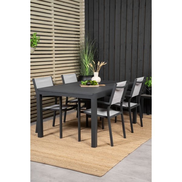 Holma Matgrupp (160x100) - Svart - 4 Stolar Holma Matgrupp (160x100) - Svart - 4 Stolar