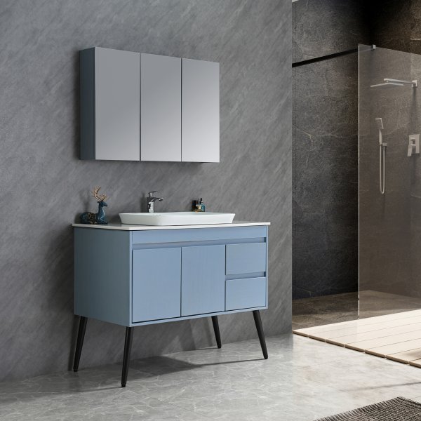 Kylpyhuonekalusteet Melina - Vaaleansininen + WC-paperin pidike Kylpyhuonekalusteet Melina - Vaaleansininen + WC-paperin pidike