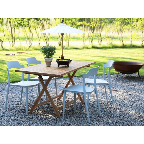 Spisegruppe Saltö teak: Klapbord i teak inklusiv 4 Abbe stabelbare stole Spisegruppe Saltö teak: Klapbord i teak inklusiv 4 Abbe stabelbare stole